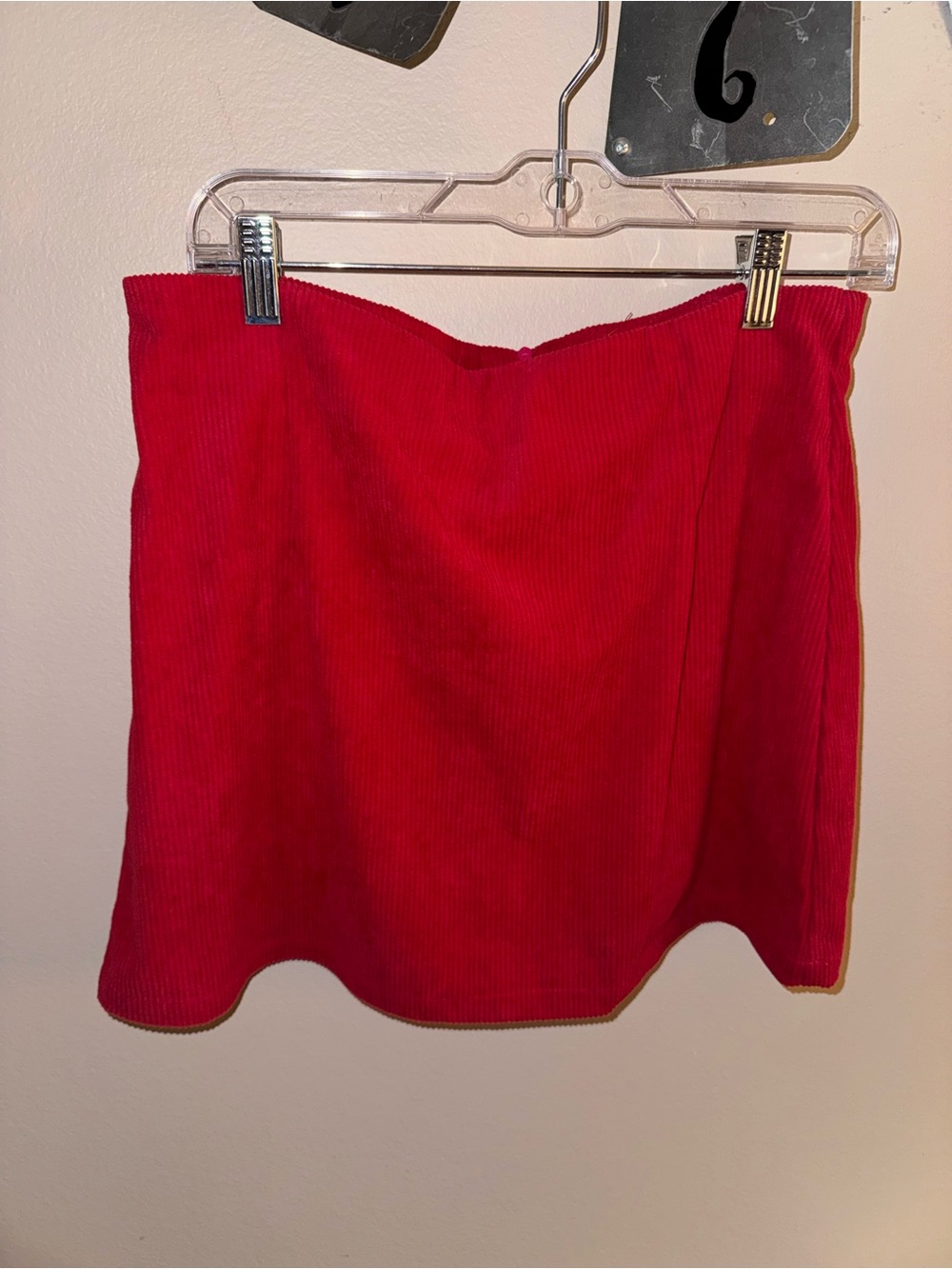 HALARA Women’s Red Corduroy Mini Skirt/Skort